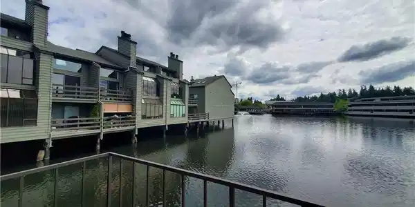 7 Lake Bellevue Drive