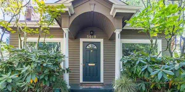3010 Capitol S
