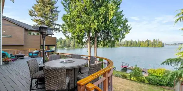 4105 Lakeridge E