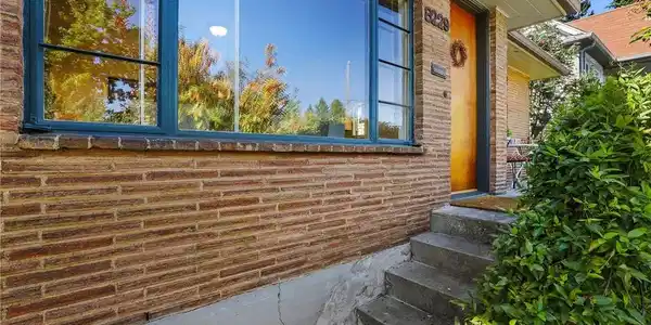 8229 16th NE