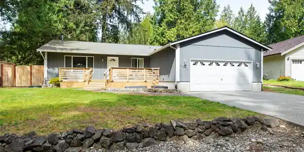 3213 Otter Run NW