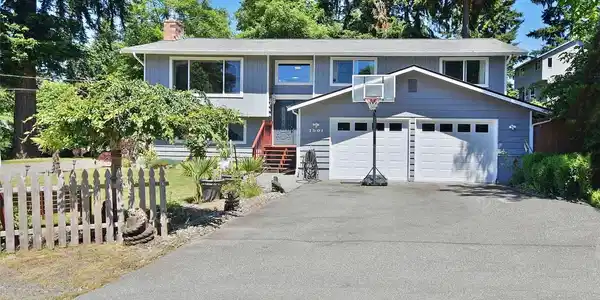 1501 Lake Stickney