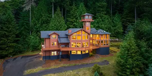 704 Summit Lake Shore NW