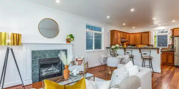 1126 A 10th E