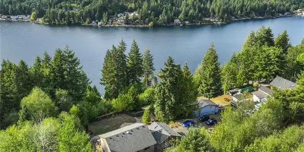 1124 Summit Lake Shore NW