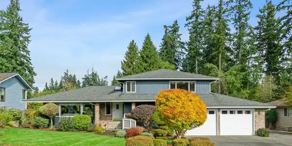 3611 102nd SE