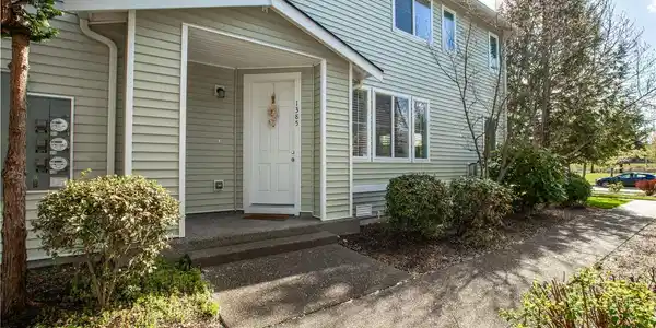 1385 Hudson