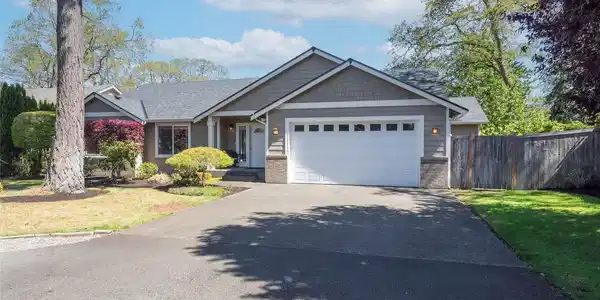 8807 Eagle Point Loop SW