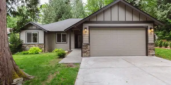 302 Sprague Valley