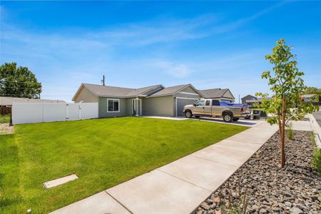 915 Pine