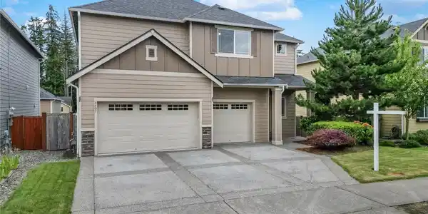 4407 Goldcrest NW