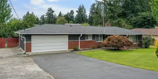 11104 Lundstrom SW