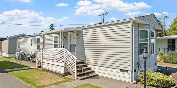 5516 113th E