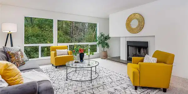 2510 Manor
