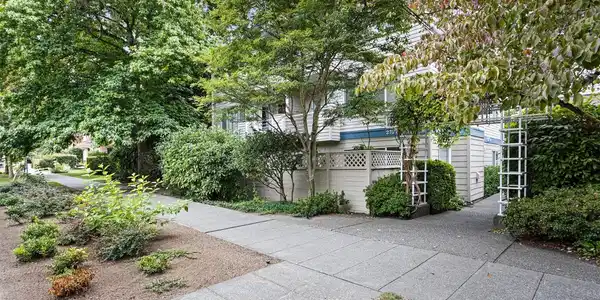 2727 Franklin E