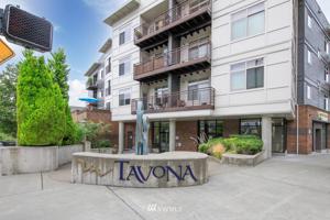 3333 Wallingford N