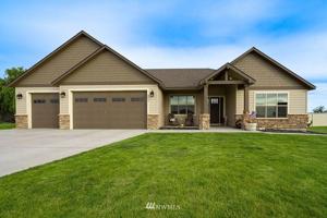 8999 Dune Lake SE