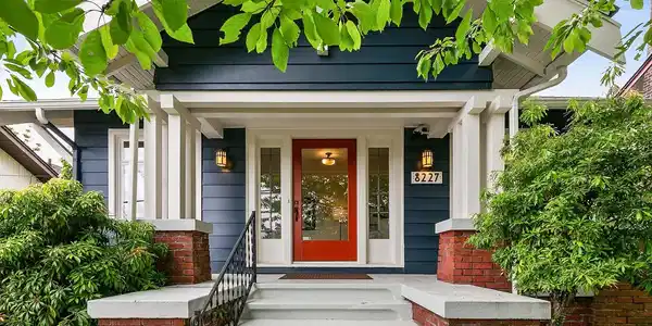 8227 15th NE