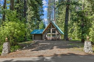 961 Lake Cabins