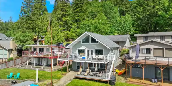 1313 Summit Lake Shore NW