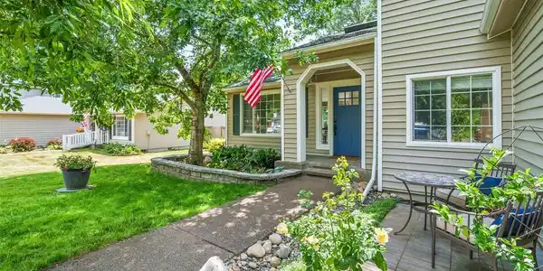 7617 39th SE