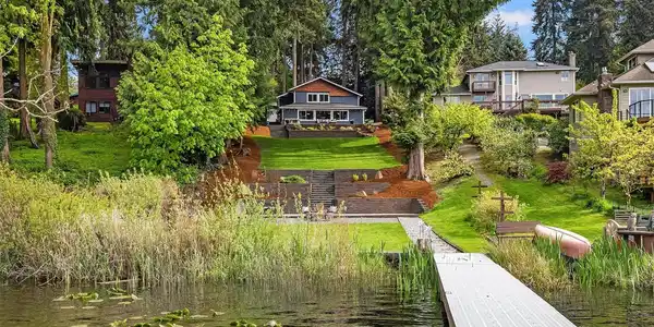 1523 Lake Stickney