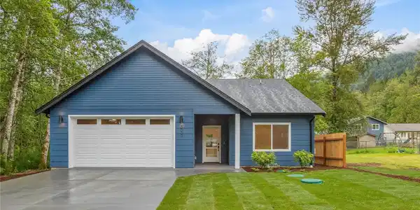 3033 Cedar