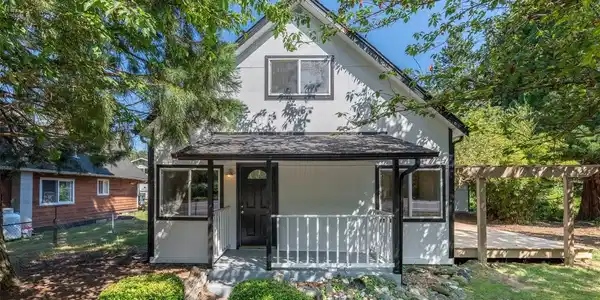 26734 Ravensdale Way