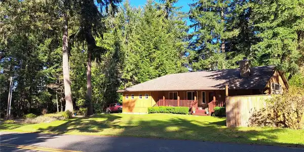 11312 Hillcrest