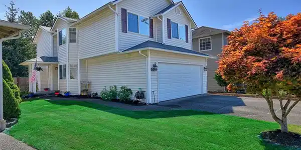819 124th NE