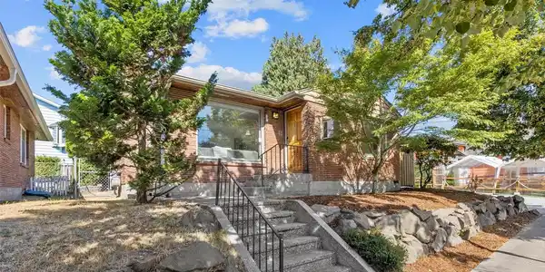 7907 Roosevelt NE
