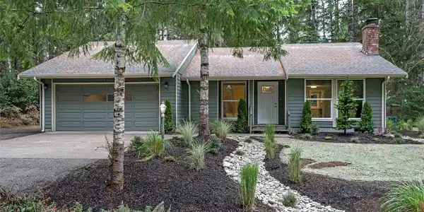 151 Balmoral