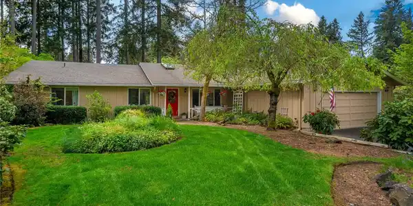 6922 Mill SE