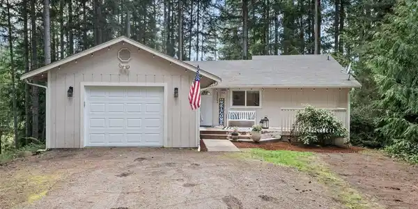 22304 Autumnwood SE