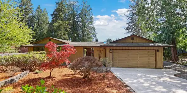1858 Lakemoor SW