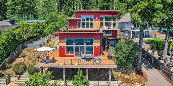 2247 Summit Lake Shore NW
