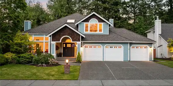 4076 240th SE