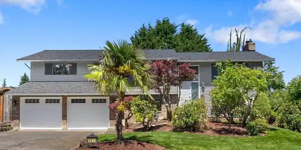 3613 104th SE
