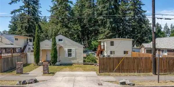 14718 Portland SW