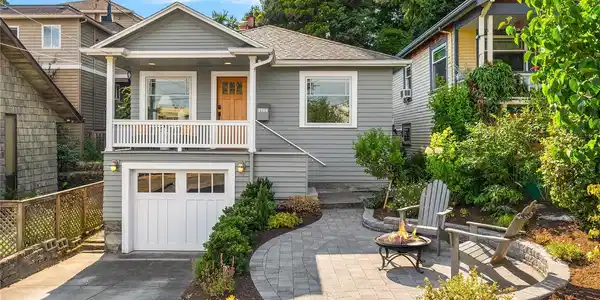 3709 Sunnyside N