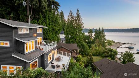 1408 Lake Sammamish SE