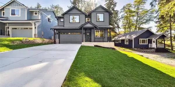 714 160th S