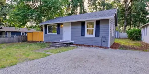 15520 Grant SW