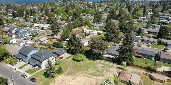 3327 Shirley St