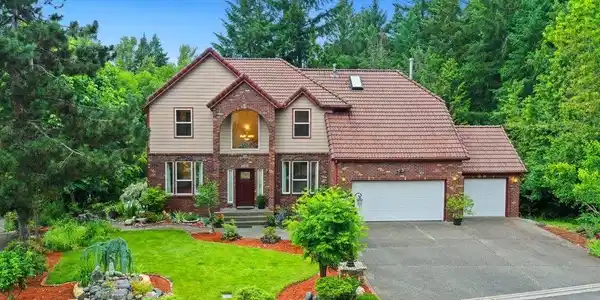 6210 37th SE