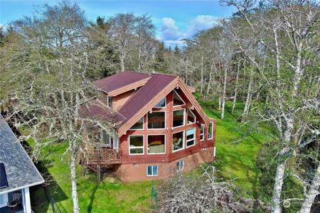 691 Lake Island SE