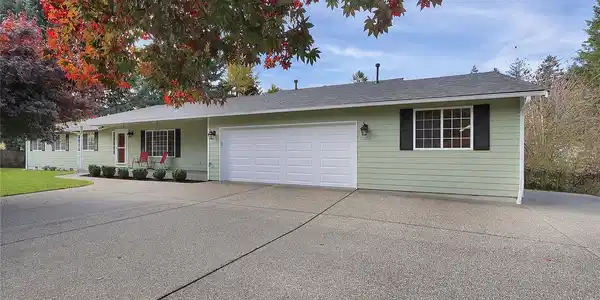 17805 74th E