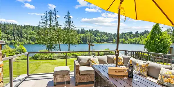 990 Lake Whatcom Blvd