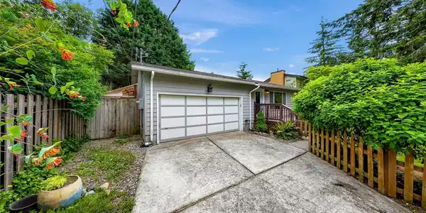 438 Hilltop
