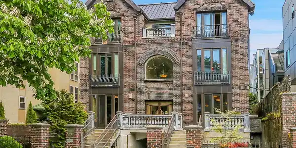 1122 Broadway E